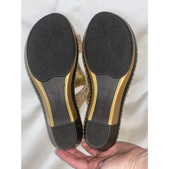 Alegria Lara Posh Gold Wedge Sandals - Size 38 - Very Little Wear‎ - Picture 11 of 12
